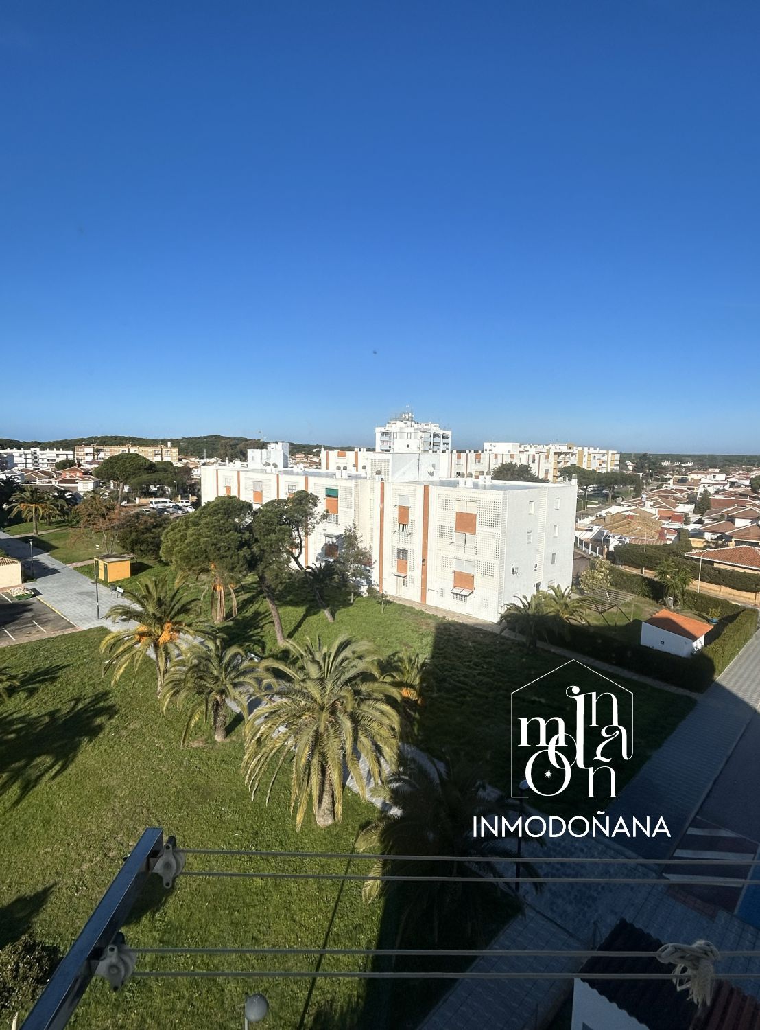 Vista exterior de Apartament en venda en Almonte amb Aire condicionat i Piscina comunitària
