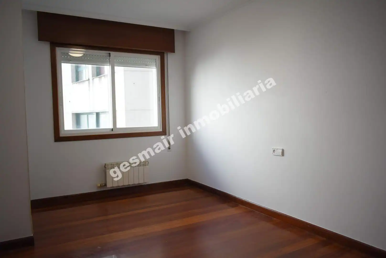 Habitación de Piso de alquiler en Pontevedra Capital  con Calefacción, Parquet y Trastero