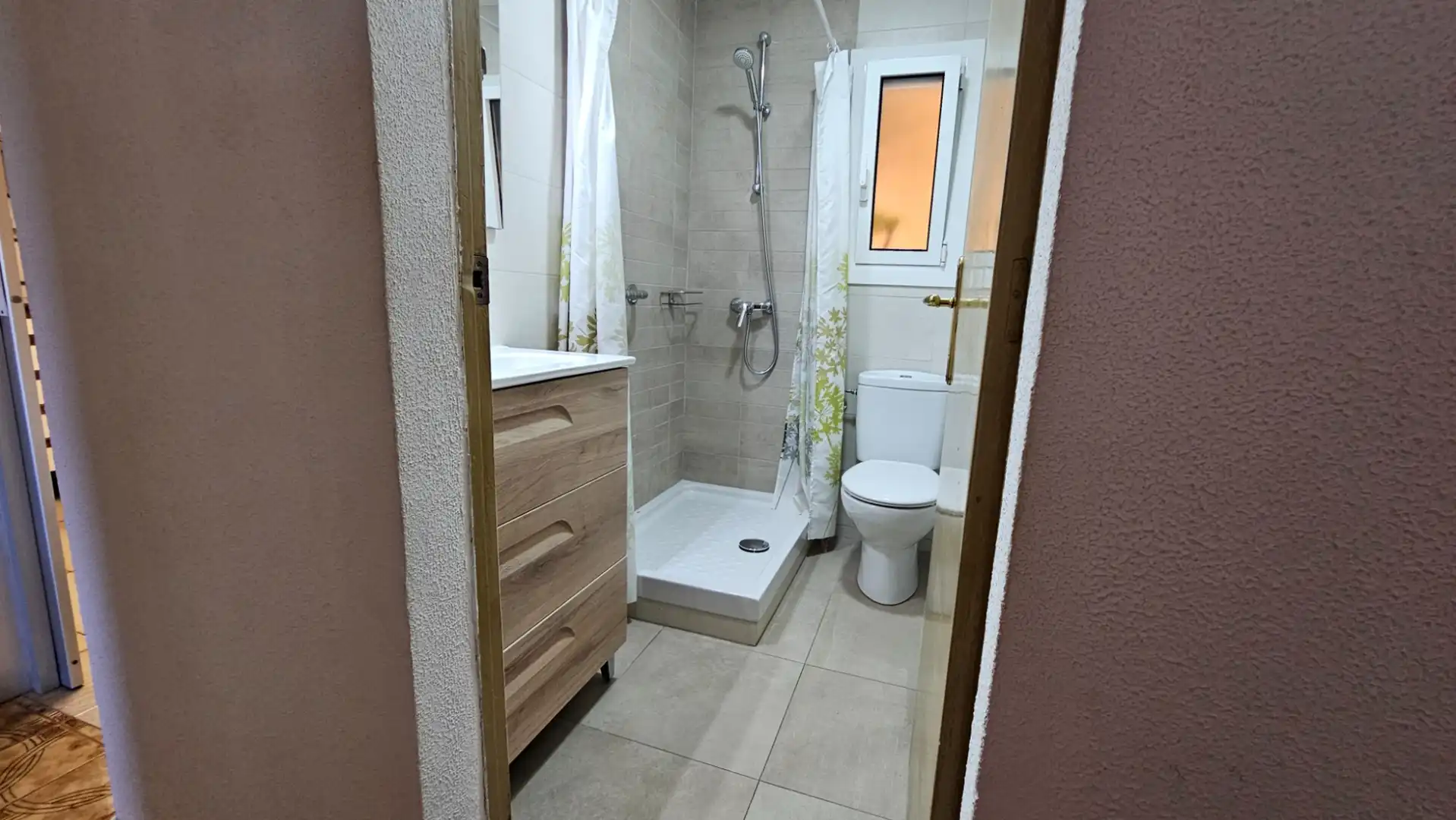 Badezimmer von Wohnung zum Verkauf in Sabadell mit Klimaanlage, Heizung und Balkon