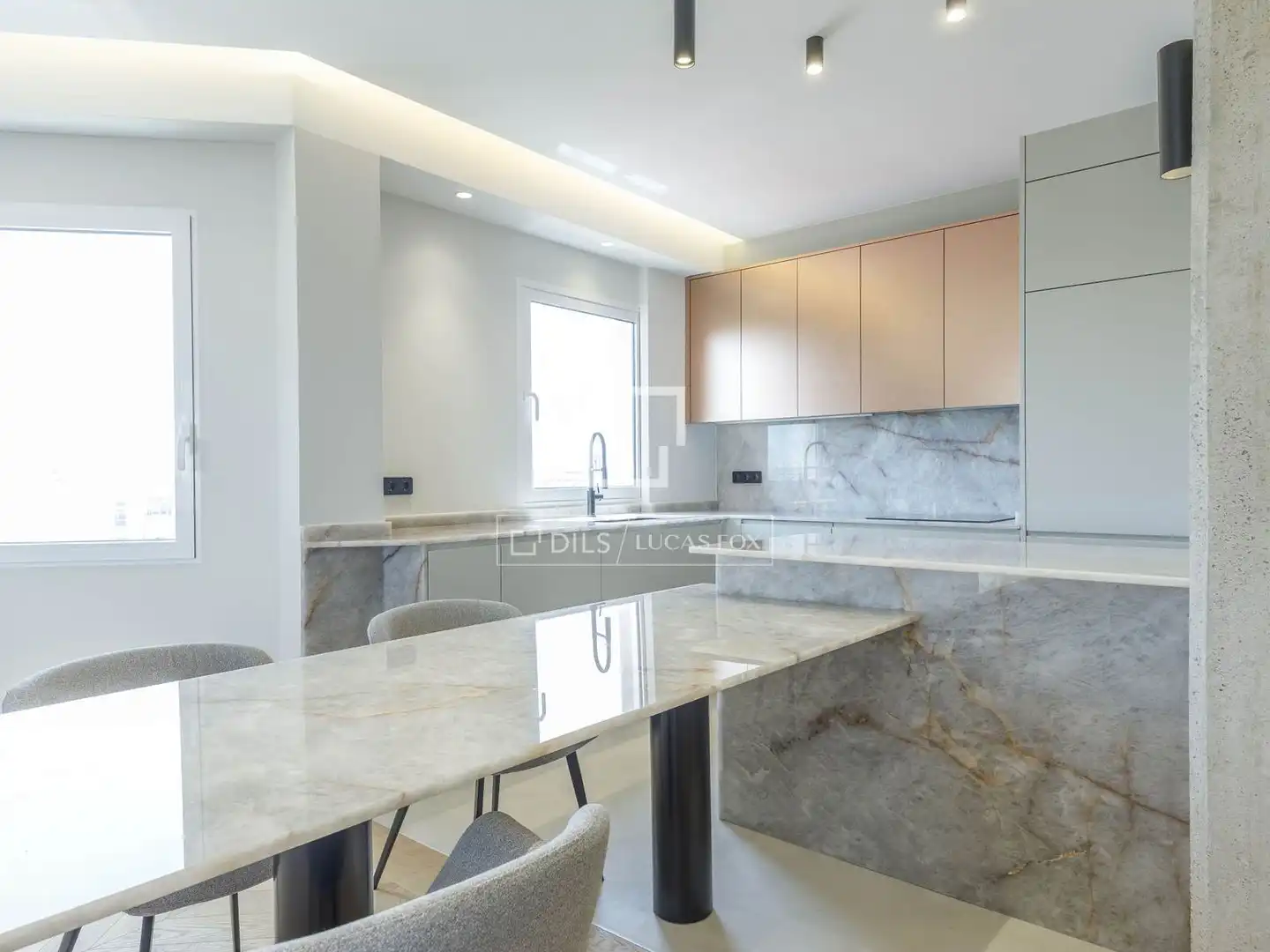 Kitchen of Attic for rent in Valencia  with Air Conditioner, Heating and Parquet flooring