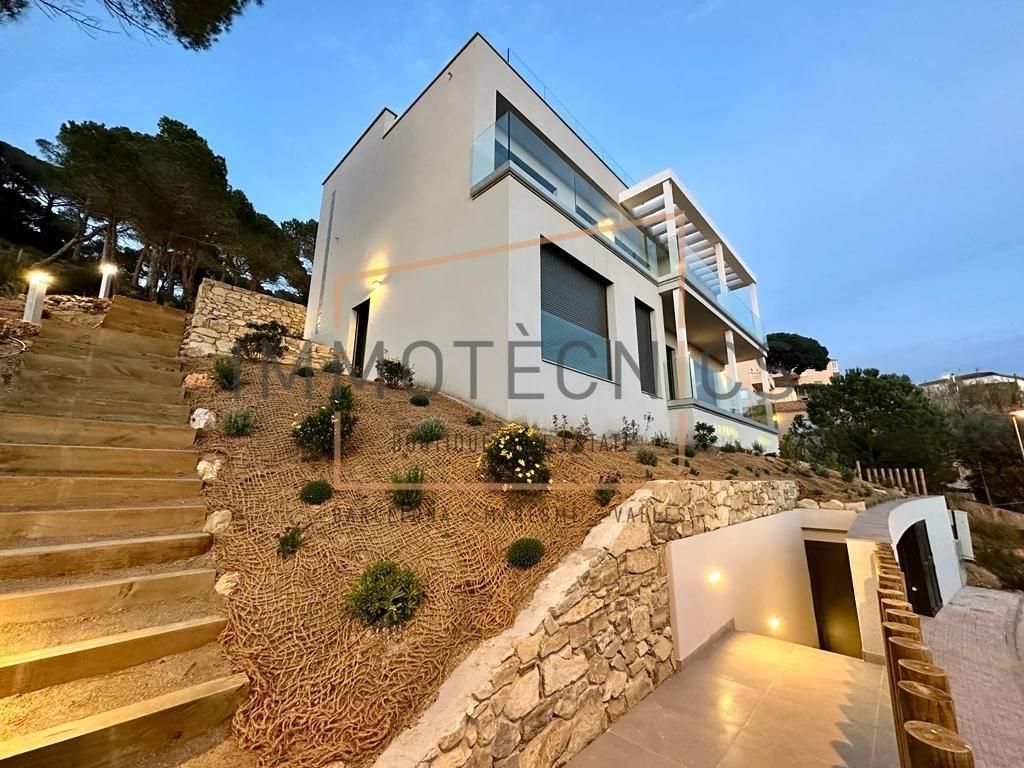 Vista exterior de Casa o chalet en venta en Lloret de Mar con Aire acondicionado, Calefacción y Jardín privado