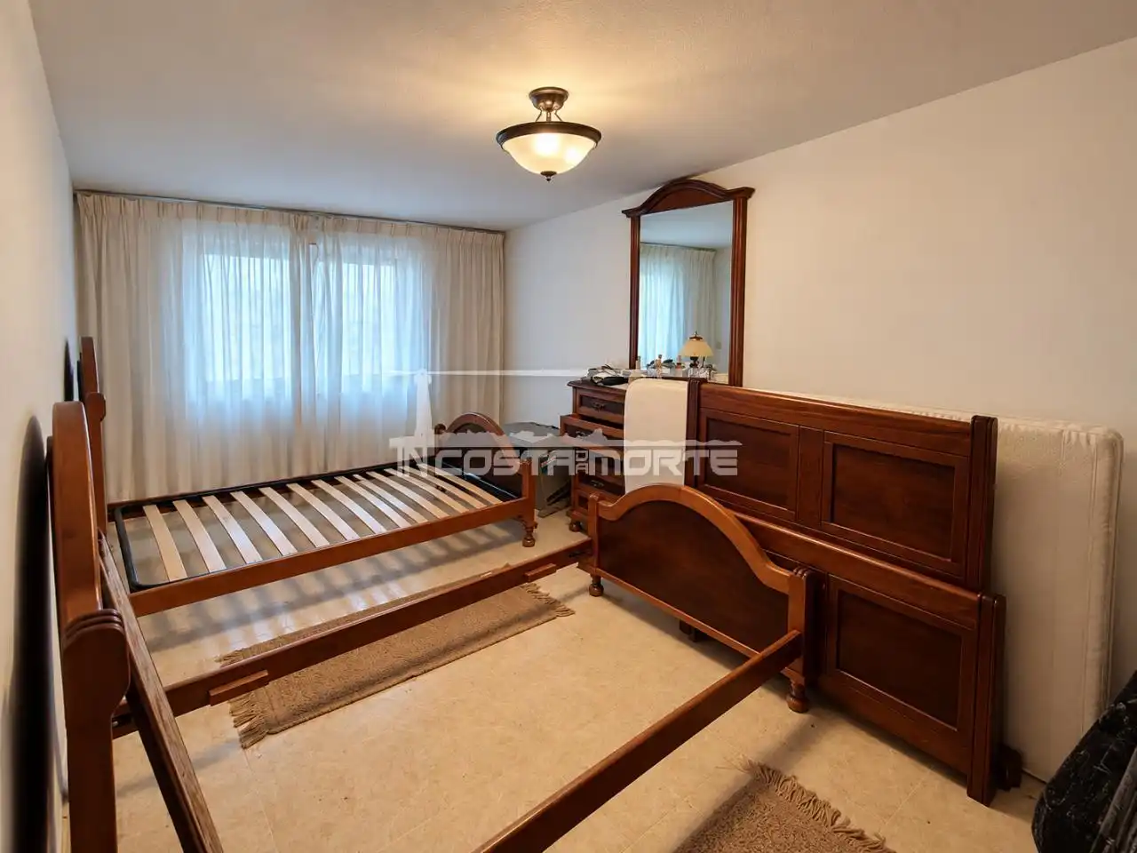 Habitación de Casa adosada en venta en Corcubión, A Coruña