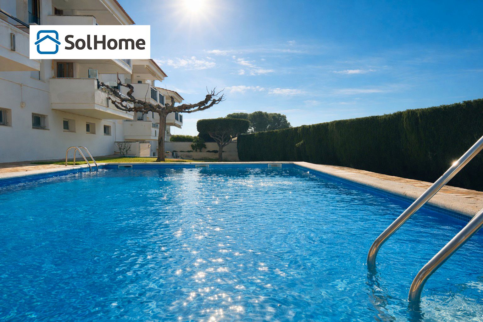 Piscina de Apartament en venda en L'Escala amb Calefacció, Terrassa i Moblat