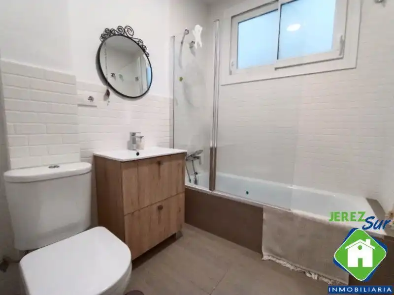 Bathroom of Flat for rent in Jerez de la Frontera  with Air Conditioner, Heating and Terrace