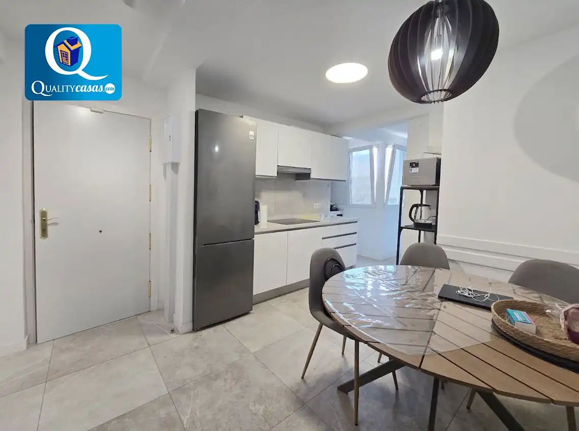 Cocina de Apartamento en venta en Alicante / Alacant con Aire acondicionado y Balcón