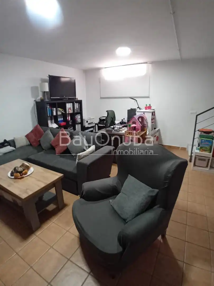 Casa adosada en venta en Huelva con Trastero y Piscina