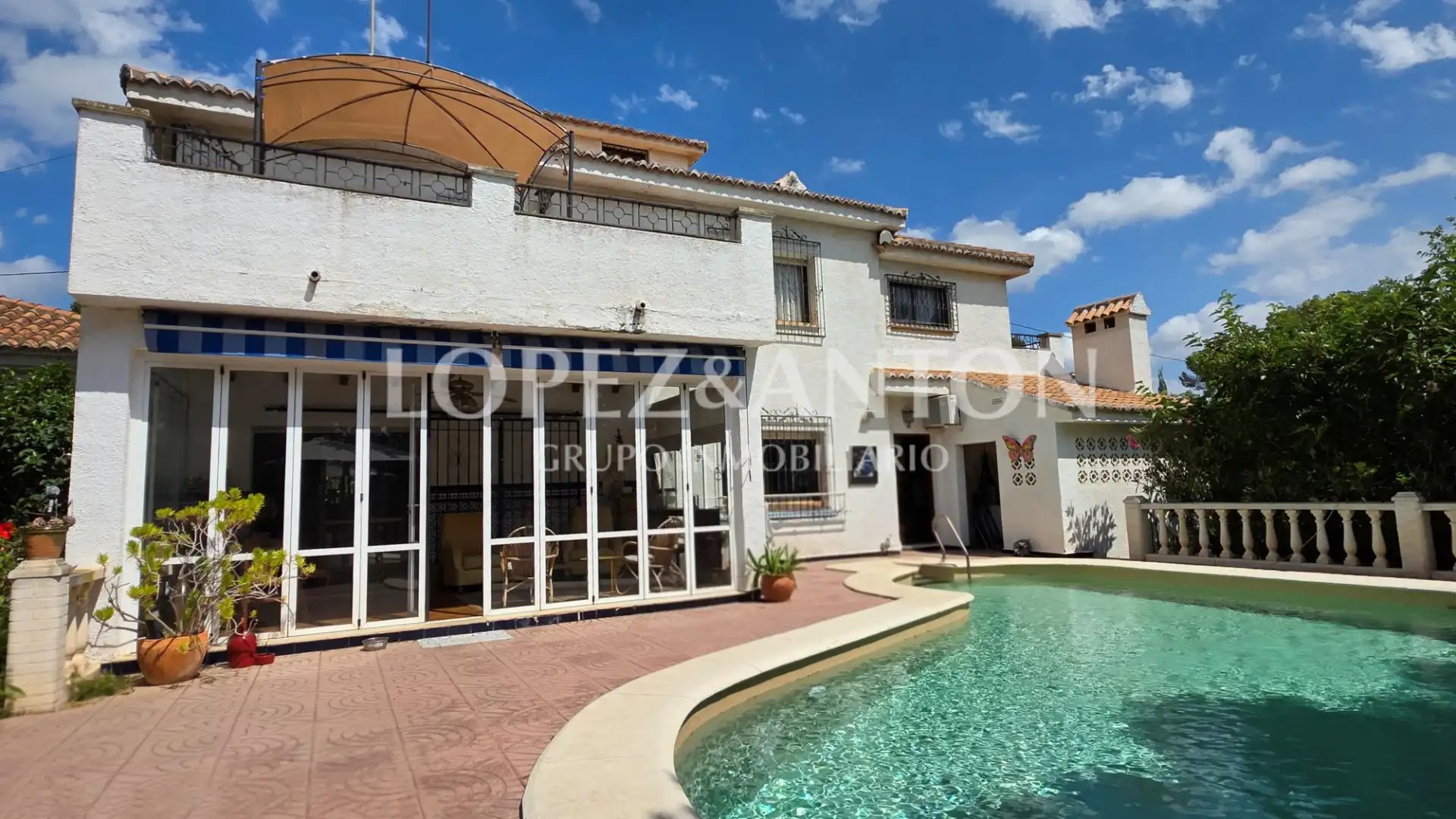 Vista exterior de Casa o chalet en venta en Paterna con Aire acondicionado, Jardín privado y Terraza