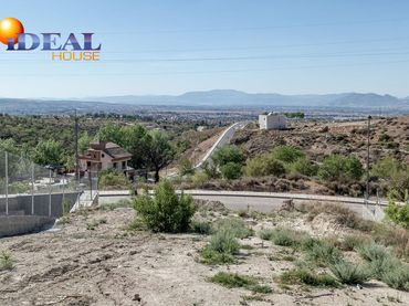 Lands and plots for sale in Altos de la Zubia