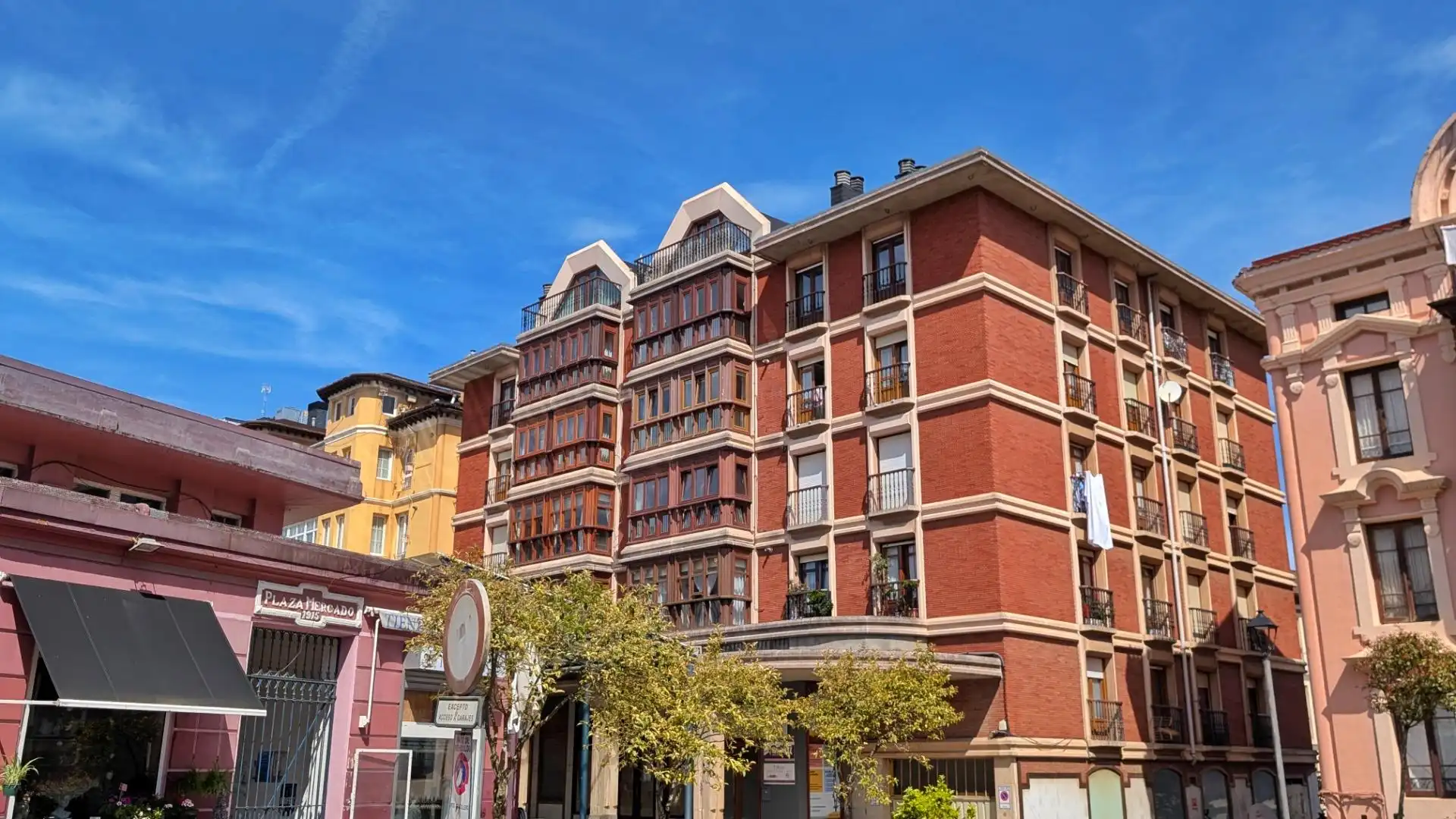 Vista exterior de Dúplex en venta en El Astillero   con Calefacción, Terraza y Trastero