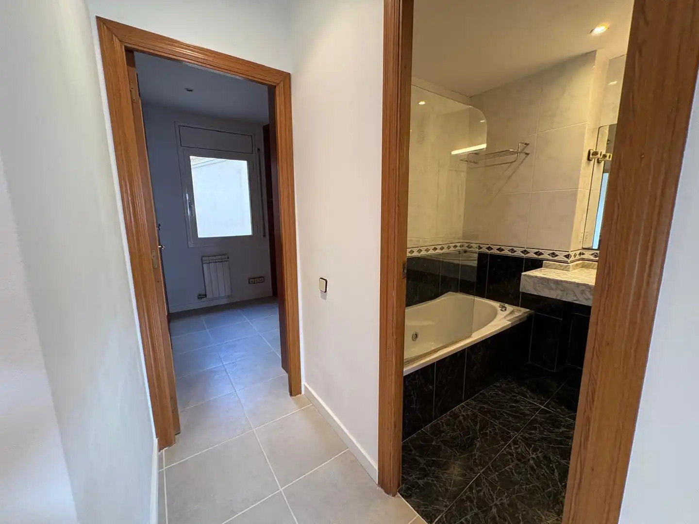 Bathroom of Flat for rent in Barcelona  with Balcony