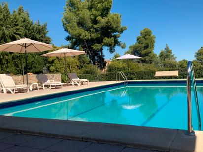 Swimming pool of House or chalet for sale in  Toledo Capital  with Air Conditioner, Private garden and Terrace