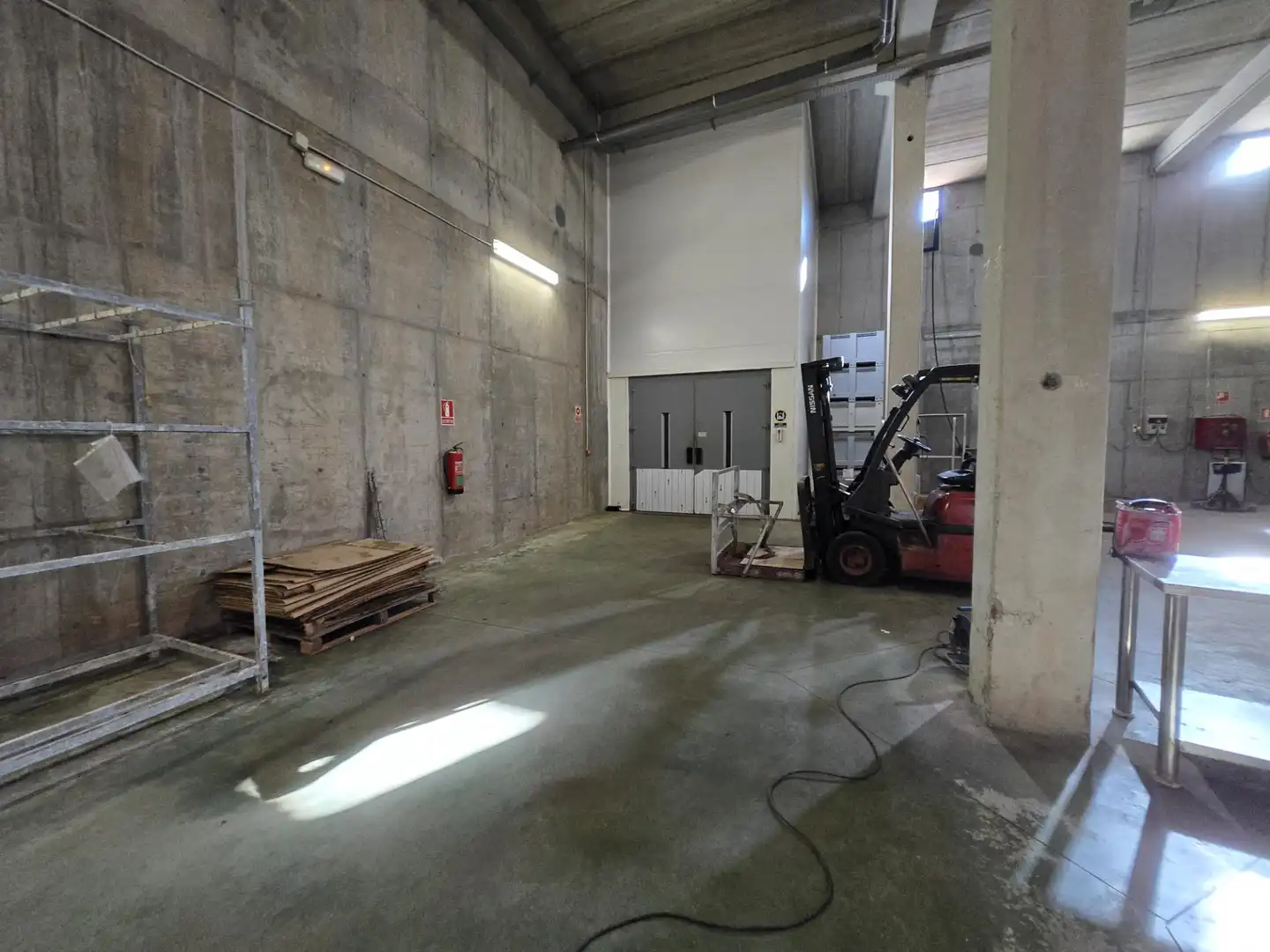 Nave industrial en venta en Teruel con Calefacción y Alarma