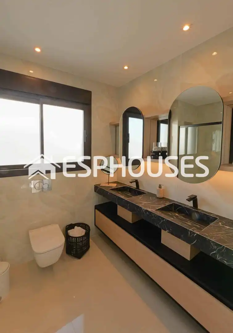Bathroom of Houses for sale in Rojales  with Air Conditioner, Terrace and Storage room