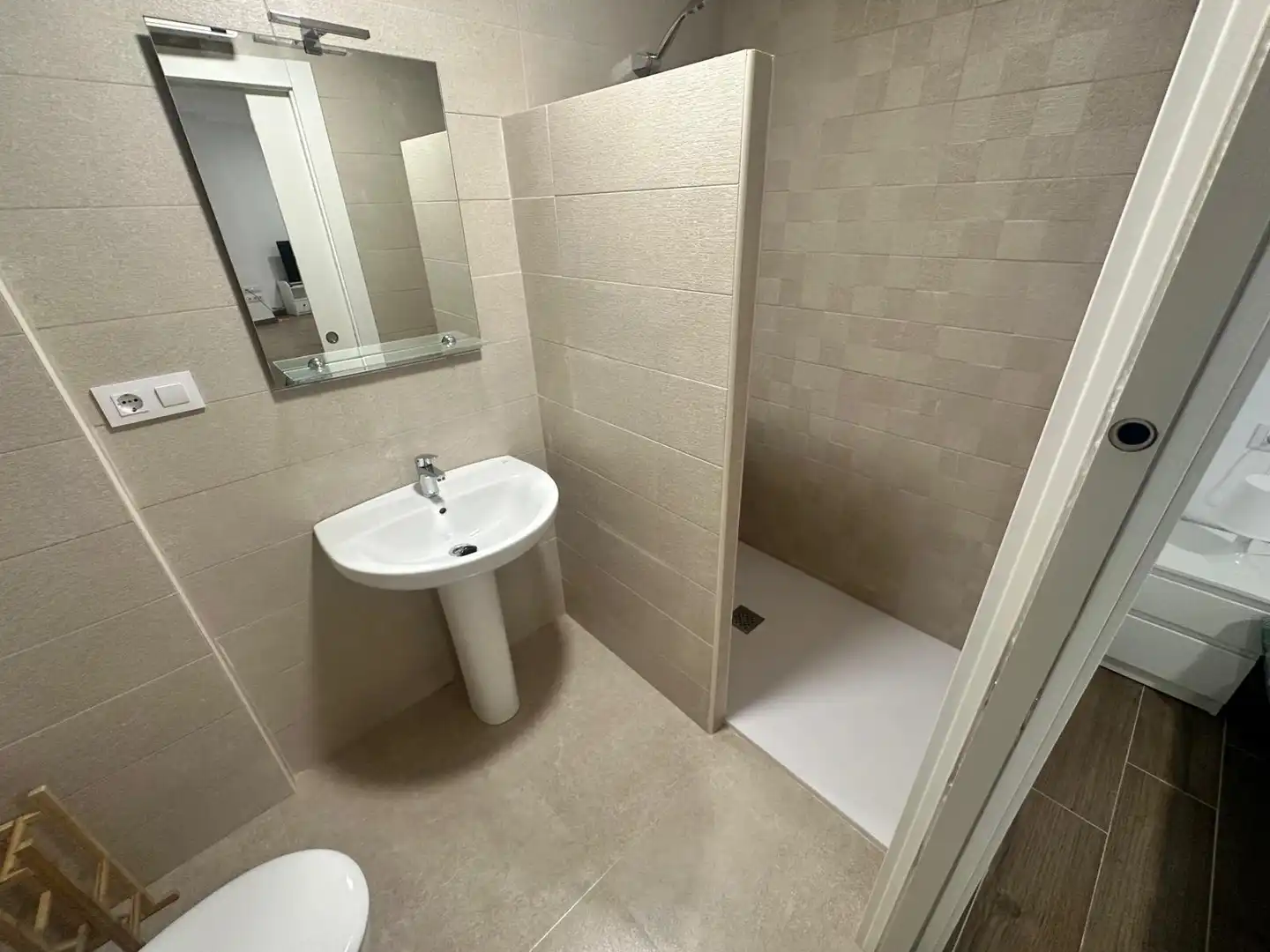 Badezimmer von Loft zur Miete in Jaén mit Möbliert, Waschmaschine und Mikrowelle