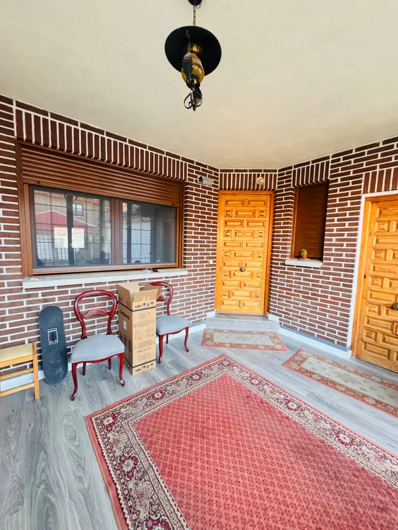 Casa adosada en venta en Laguna de Duero con Calefacción, Jardín privado y Parquet