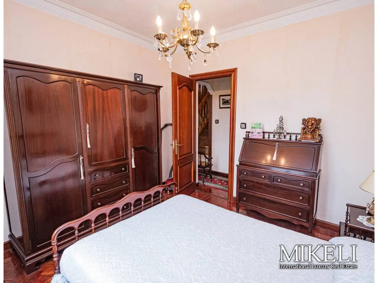 Dormitori de Casa o xalet en venda en El Astillero   amb Calefacció i Jardí privat