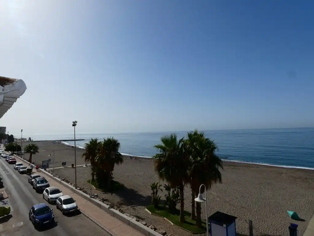 Exterior view of Attic for sale in Vélez-Málaga  with Air Conditioner, Furnished and Balcony