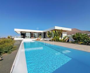 Swimming pool of House or chalet for sale in Yaiza  with Air Conditioner, Terrace and Swimming Pool