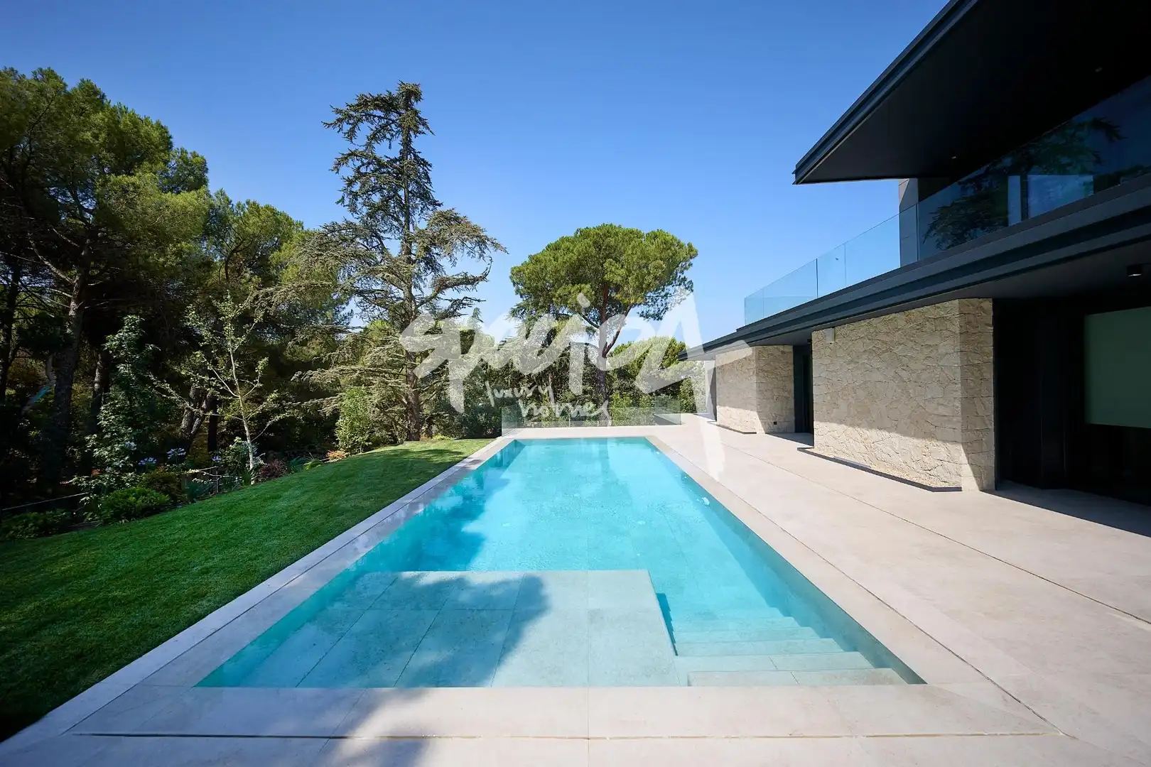 Swimming pool of Houses for sale in Boadilla del Monte  with Air Conditioner, Heating and Private garden