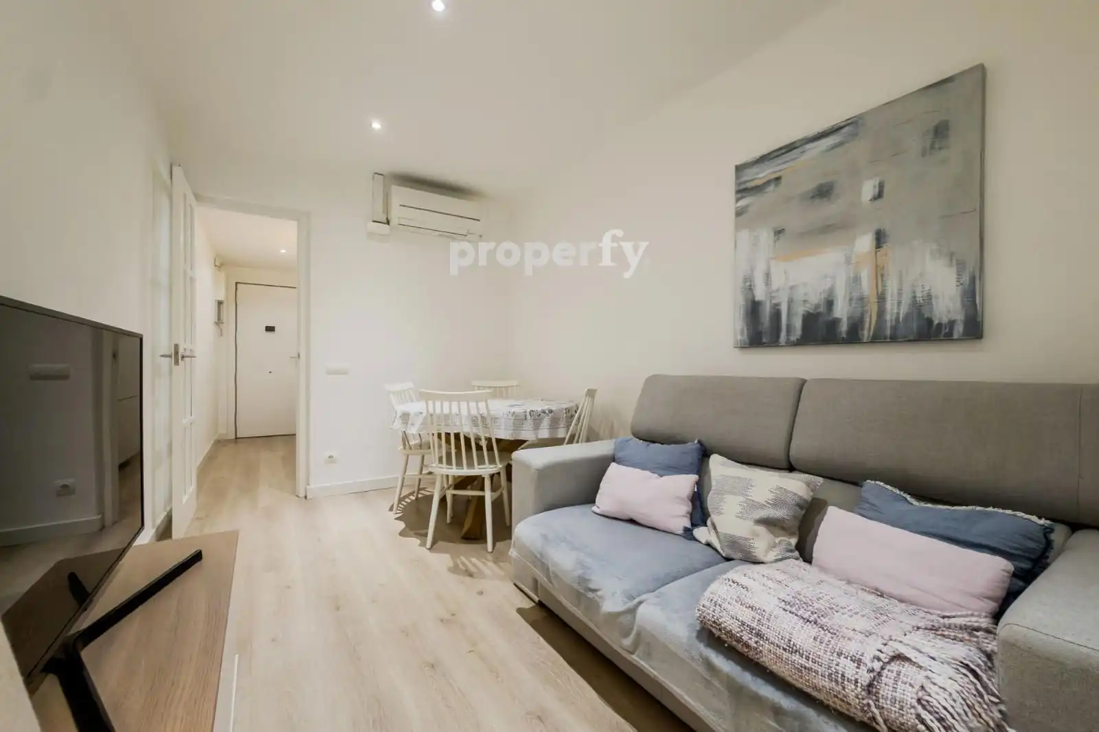 Exterior view of Flat for sale in Barcelona  with Air Conditioner, Heating and Parquet flooring
