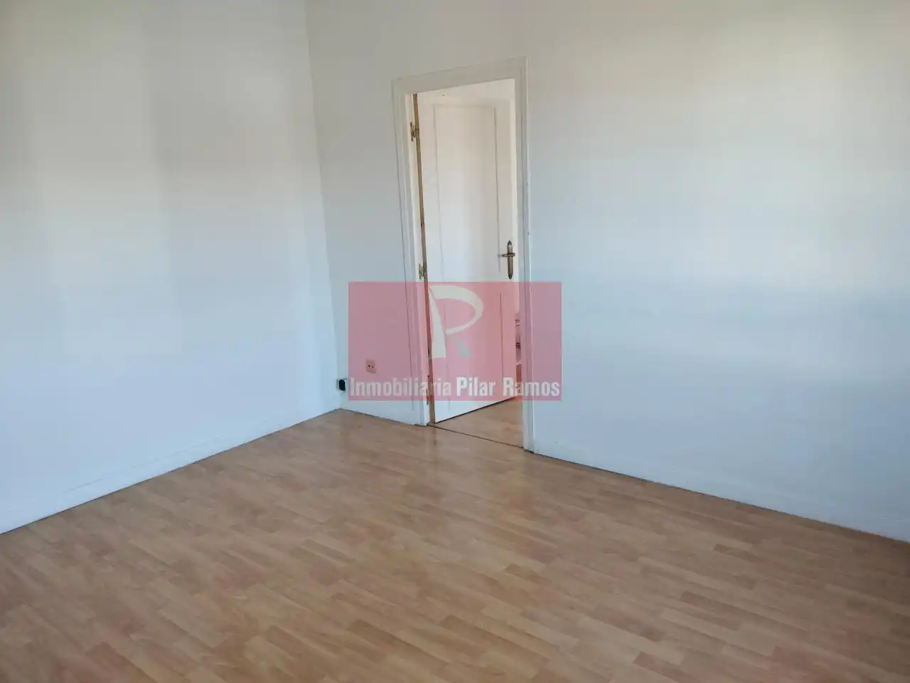 Schlafzimmer von Wohnung zur Miete in León Capital  mit Heizung, Parkett und Terrasse