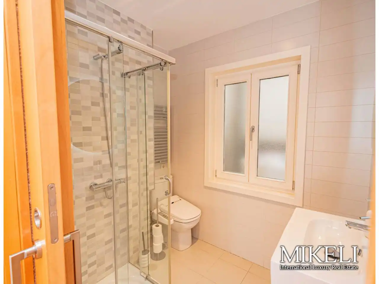 Badezimmer von Wohnung zur Miete in Santander mit Klimaanlage, Heizung und Balkon
