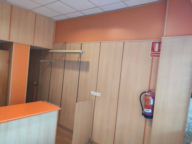 Local comercial en Alquiler en Calle de Alconera, 5 en Hellín