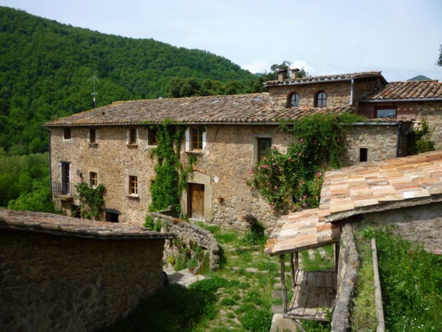Exterior view of House or chalet for sale in La Vall de Bianya  with Heating, Terrace and Swimming Pool