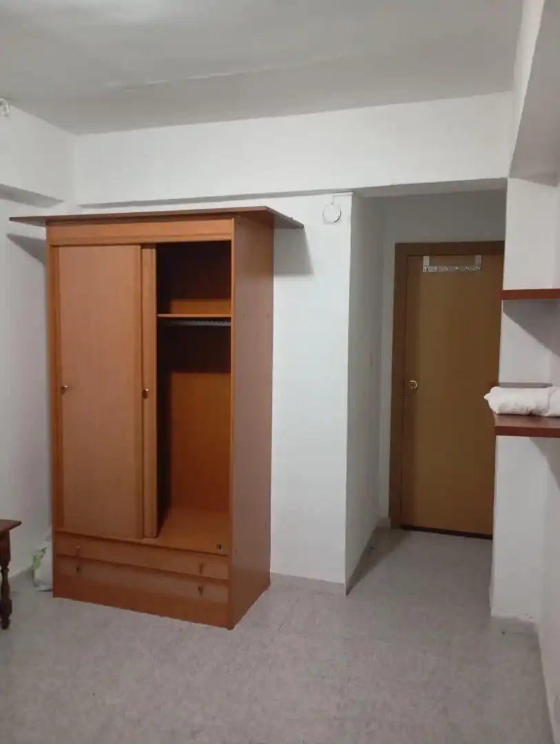 Dormitori de Pis en venda en Córdoba amb Aire condicionat, Terrassa i Moblat