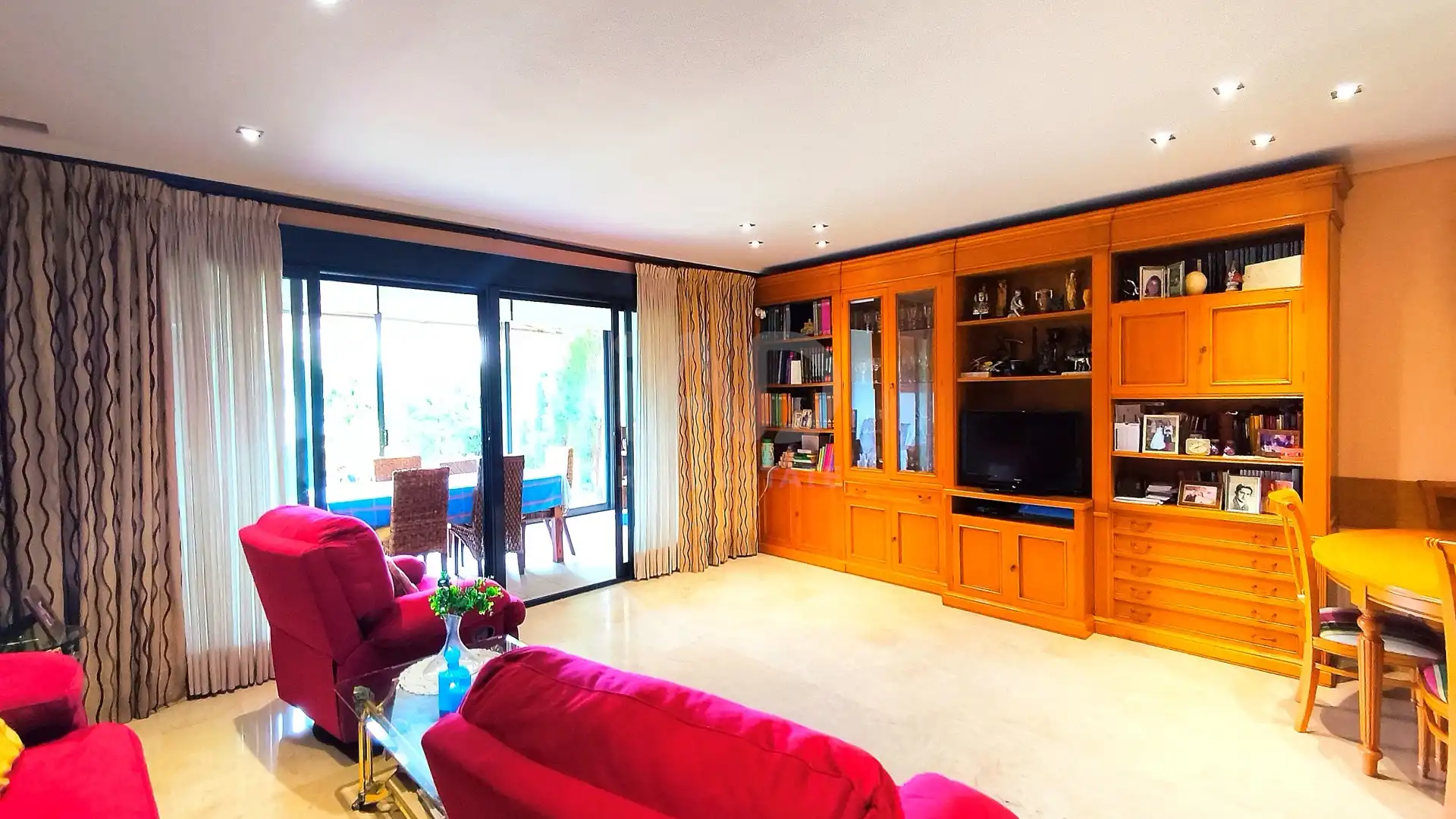 Sala de estar de Casa adosada en venta en Alicante / Alacant con Aire acondicionado, Calefacción y Terraza