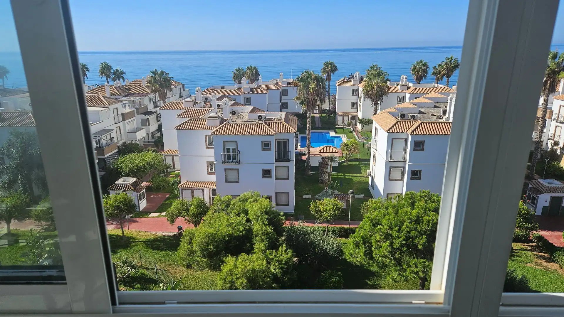 Appartement compact avec piscine à vendre à Laguna Beach