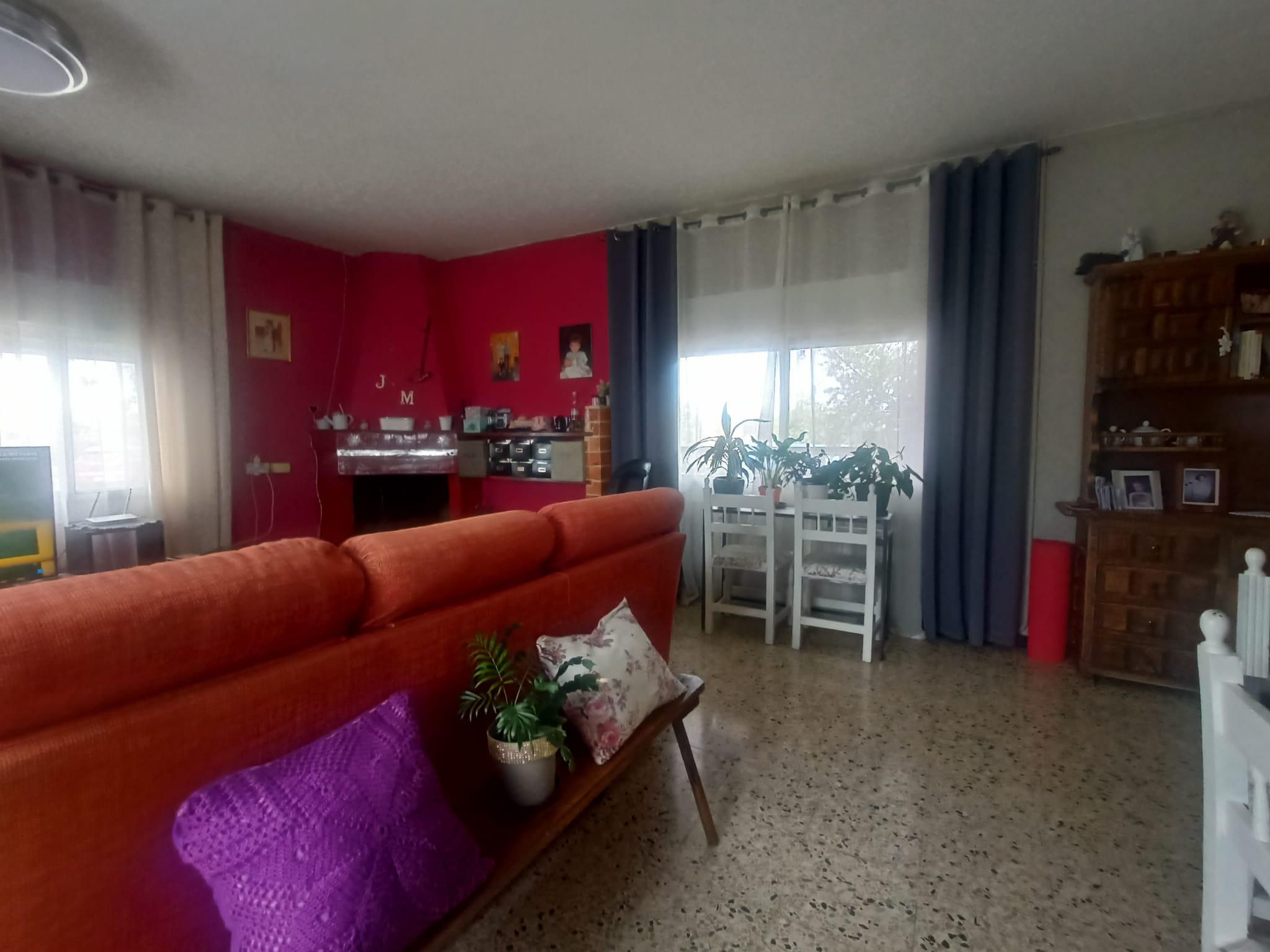 Sala d'estar de Casa o xalet en venda en Pueyo de Santa Cruz amb Calefacció i Jardí privat