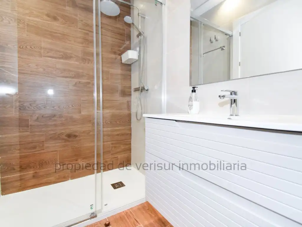 Badezimmer von Erdgeschoss zur Miete in Águilas mit Möbliert, Ofen und Waschmaschine