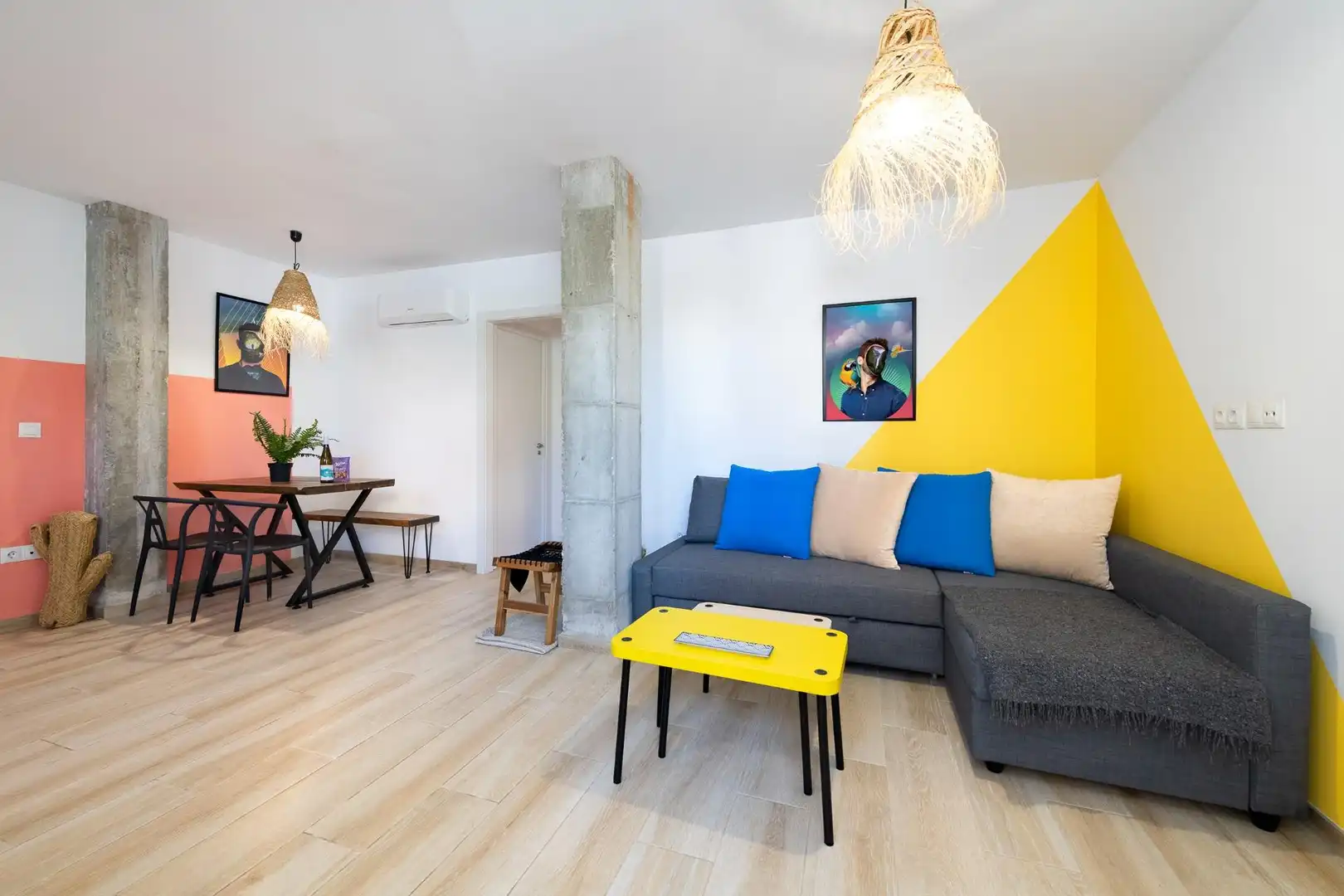 Sala d'estar de Apartament en venda en Torremolinos amb Aire condicionat, Moblat i Alarma
