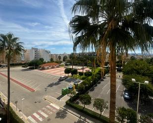 Vista exterior de Apartament de lloguer en Guardamar de la Safor amb Aire condicionat i Balcó