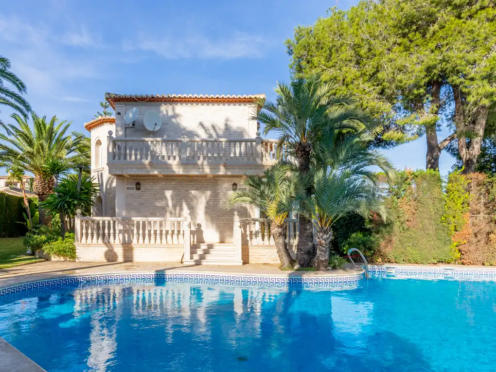 Vista exterior de Casa o xalet en venda en Jávea / Xàbia amb Aire condicionat, Jardí privat i Terrassa