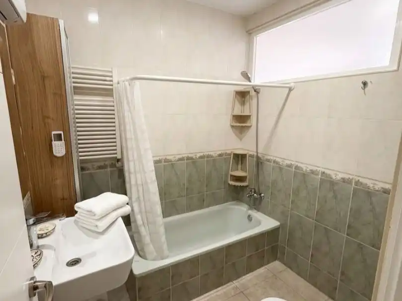 Bathroom of Houses for sale in Sevilla la Nueva  with Air Conditioner, Heating and Private garden