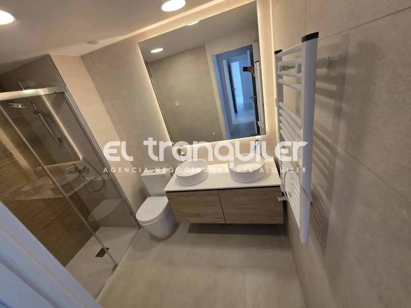 Bathroom of Flat for rent in Madrid  with Air Conditioner, Terrace and Storage room