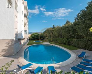 Piscina de Pis en venda en Marbella