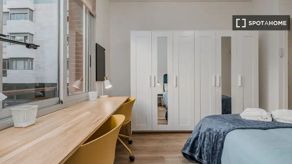 Bedroom of Flat for rent in L'Hospitalet de Llobregat  with Air Conditioner, Heating and Furnished