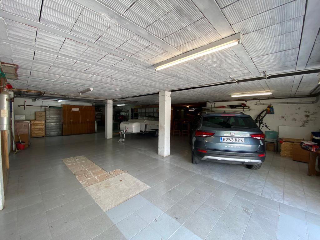 Aparcament de Finca rústica en venda en Cerdanyola del Vallès amb Aire condicionat, Terrassa i Traster