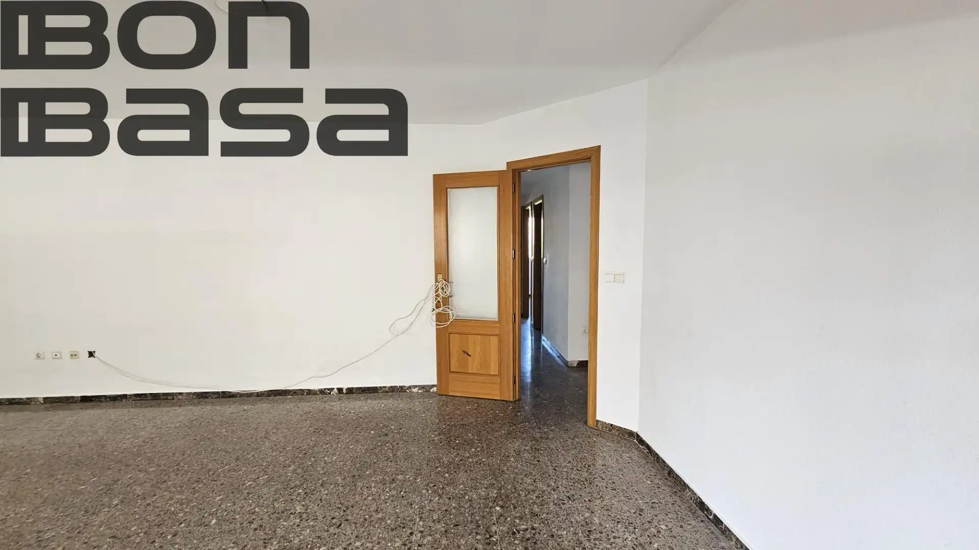 Piso en venta en Alicante / Alacant con Aire acondicionado, Jardín privado y Balcón