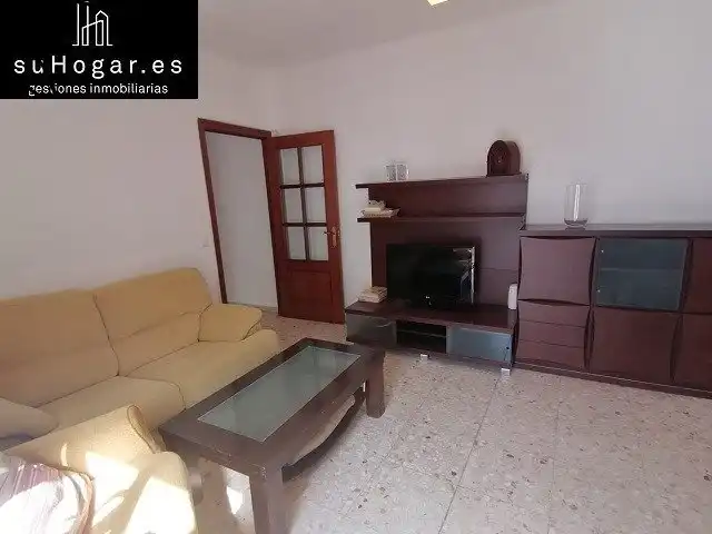 Sala d'estar de Pis de lloguer en Badajoz amb Aire condicionat, Moblat i Alarma