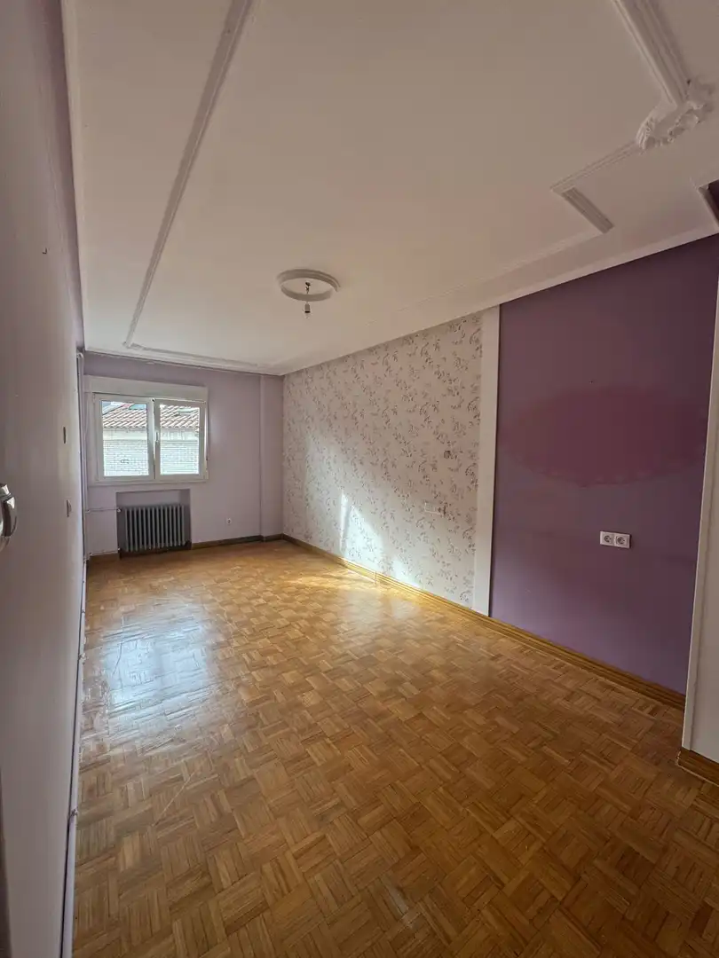 Bedroom of Flat for rent in Gijón   with Heating and Parquet flooring