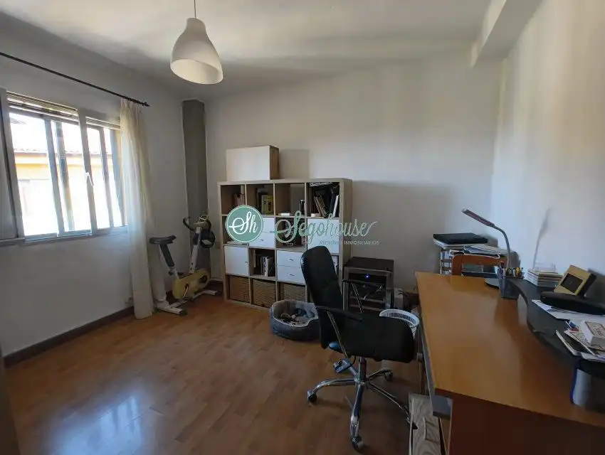 Habitación de Piso en venta en Segovia con Calefacción, Parquet y Terraza