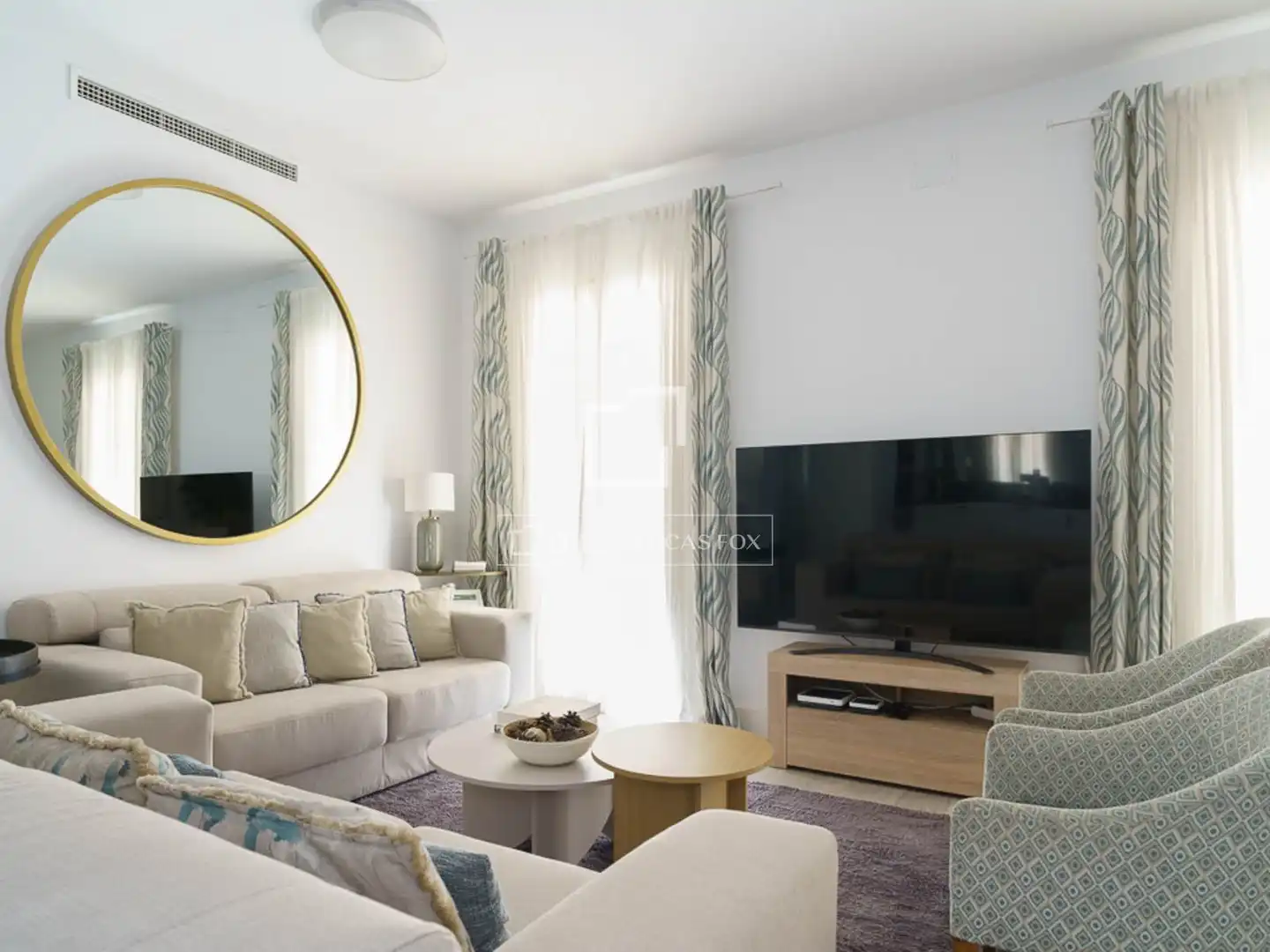 Living room of Flat for rent in Madrid  with Air Conditioner, Parquet flooring and Furnished