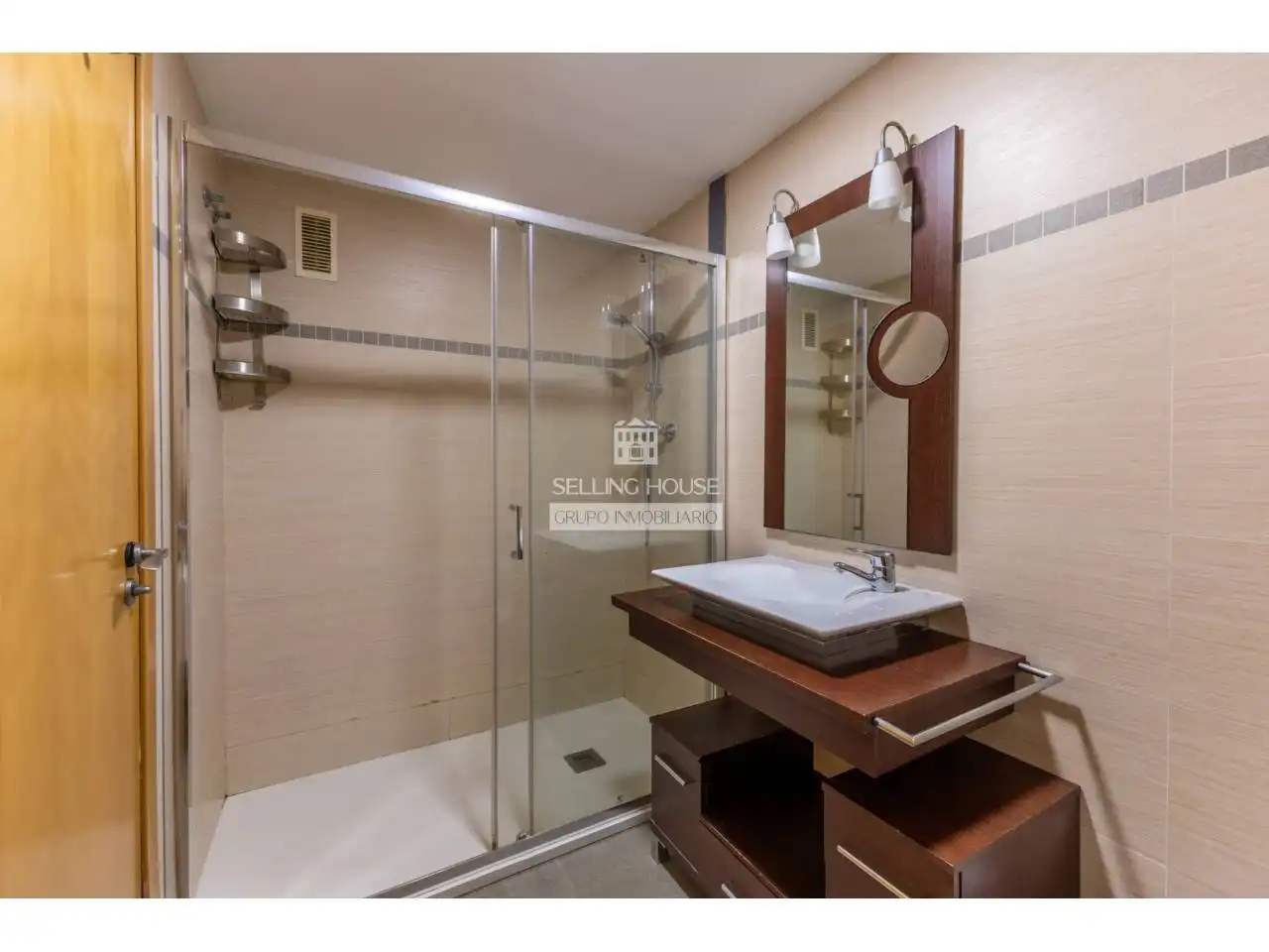 Badezimmer von Wohnung zum Verkauf in Valencia mit Klimaanlage, Heizung und Parkett