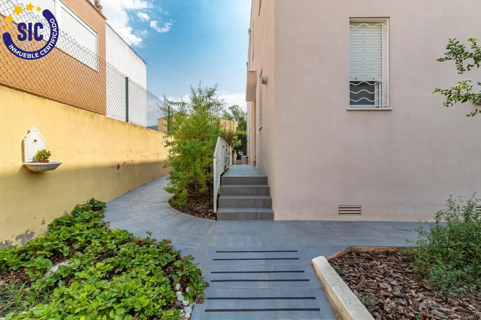 Vista exterior de Casa o chalet en venta en La Pobla de Tornesa con Aire acondicionado, Calefacción y Jardín privado