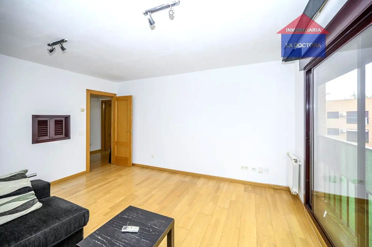 Sala de estar de Piso en venta en Las Ventas de Retamosa con Piscina comunitaria