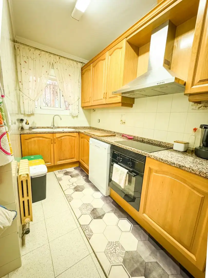 Cocina de Casa adosada en venta en Castellar del Vallès con Aire acondicionado, Calefacción y Terraza